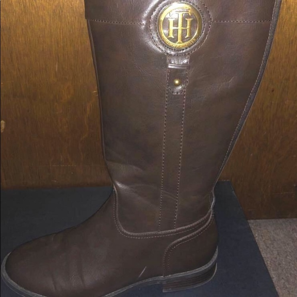 Tommy Hilfiger Ilia2 Riding Boot in Dark Brown - Picture 3 of 7